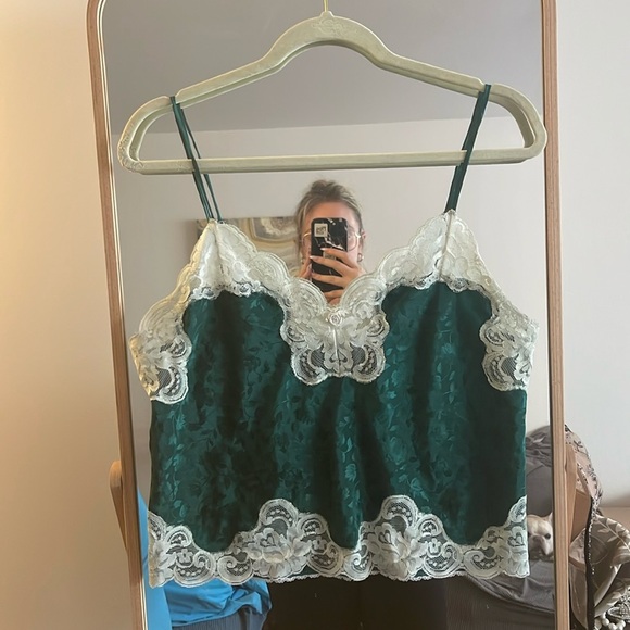 Vintage Tops - Beautiful 80s silky camisole